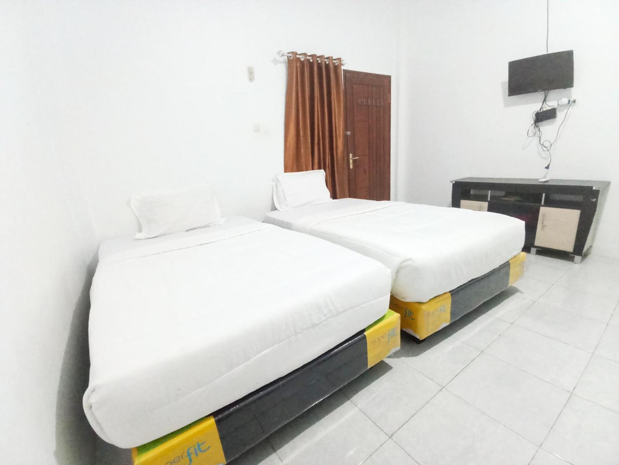 Maherza Syariah Homestay Gorontalo Redpartner Telaga Exterior photo