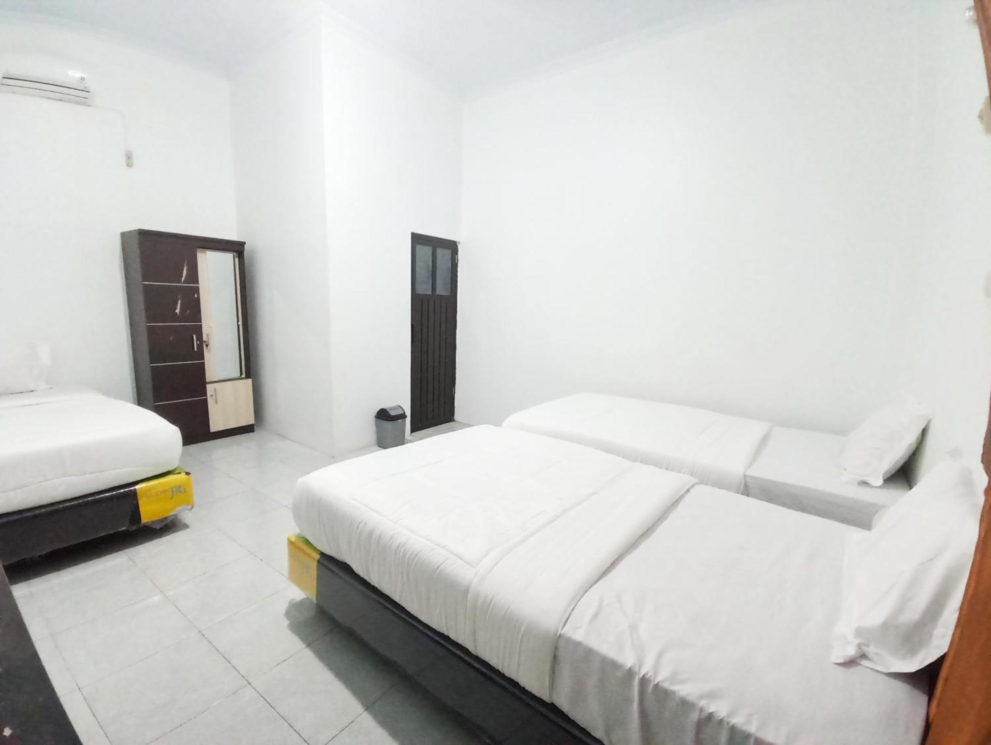 Maherza Syariah Homestay Gorontalo Redpartner Telaga Exterior photo