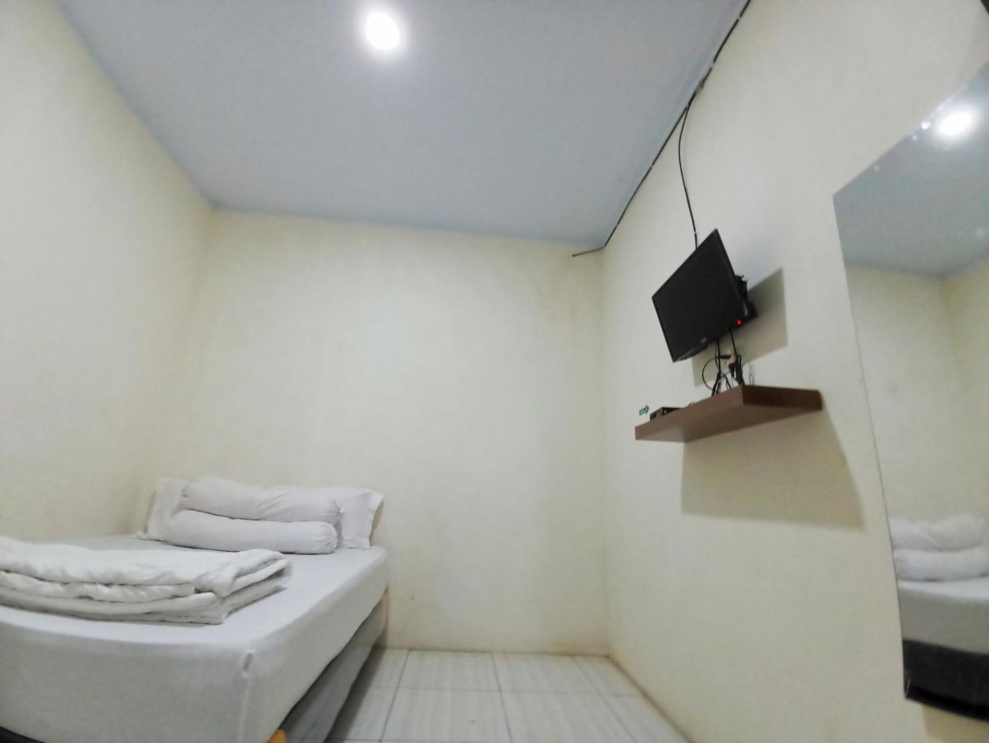 Maherza Syariah Homestay Gorontalo Redpartner Telaga Exterior photo